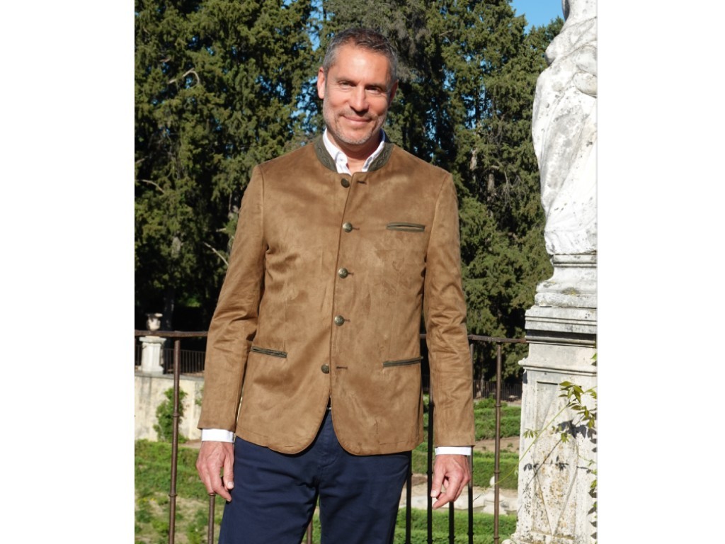 Chaqueta austríaca camel y verde