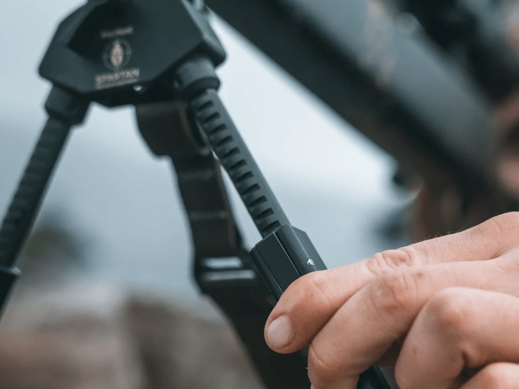 Bípode Javelin Spartan Pro Hunt Tac largo en Serbal de los Cazadores