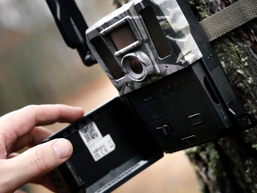 Cámara HIKMICRO de fototrampeo M15 4G