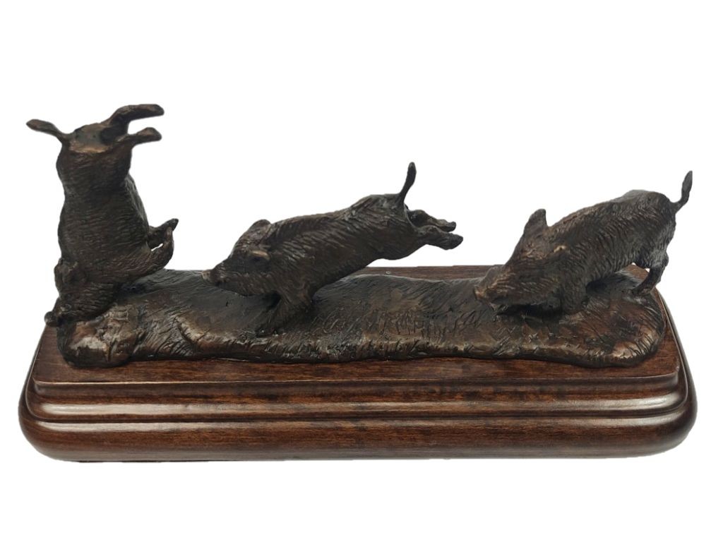 Bronce de tres cochinos de Lucio Relaño