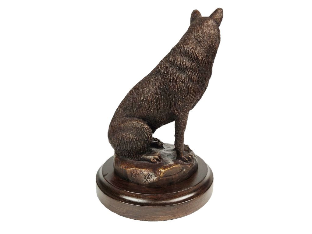Bronce de lobo sentado de Lucio Relaño