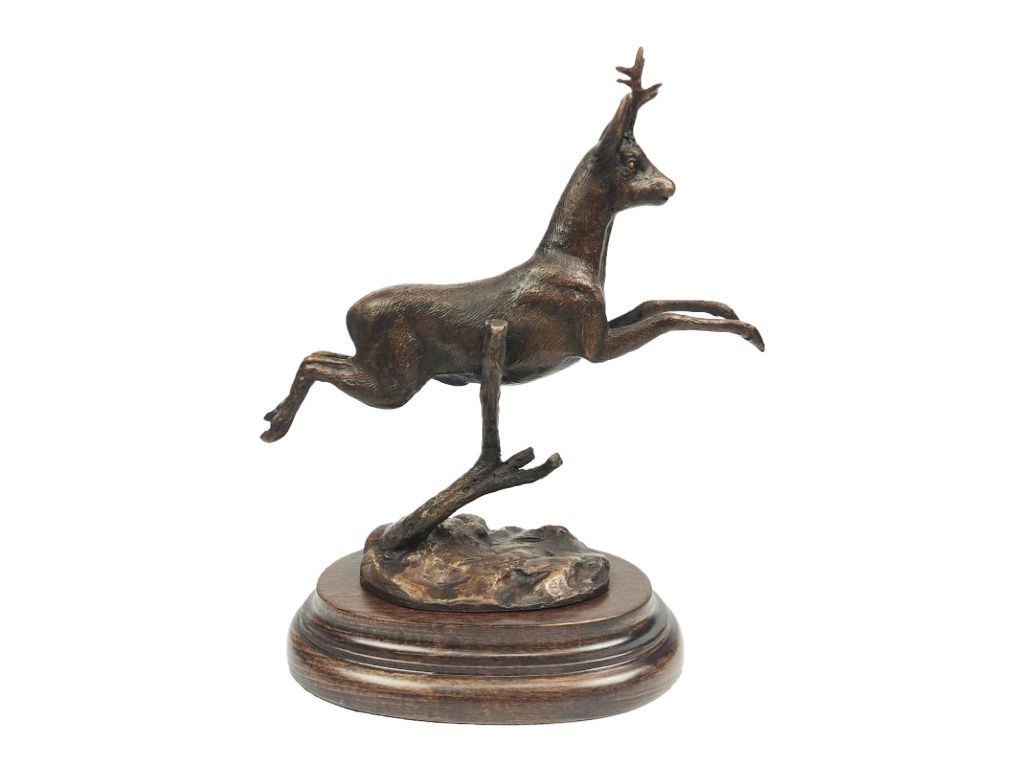 Bronce de corzo saltando de Lucio Relaño