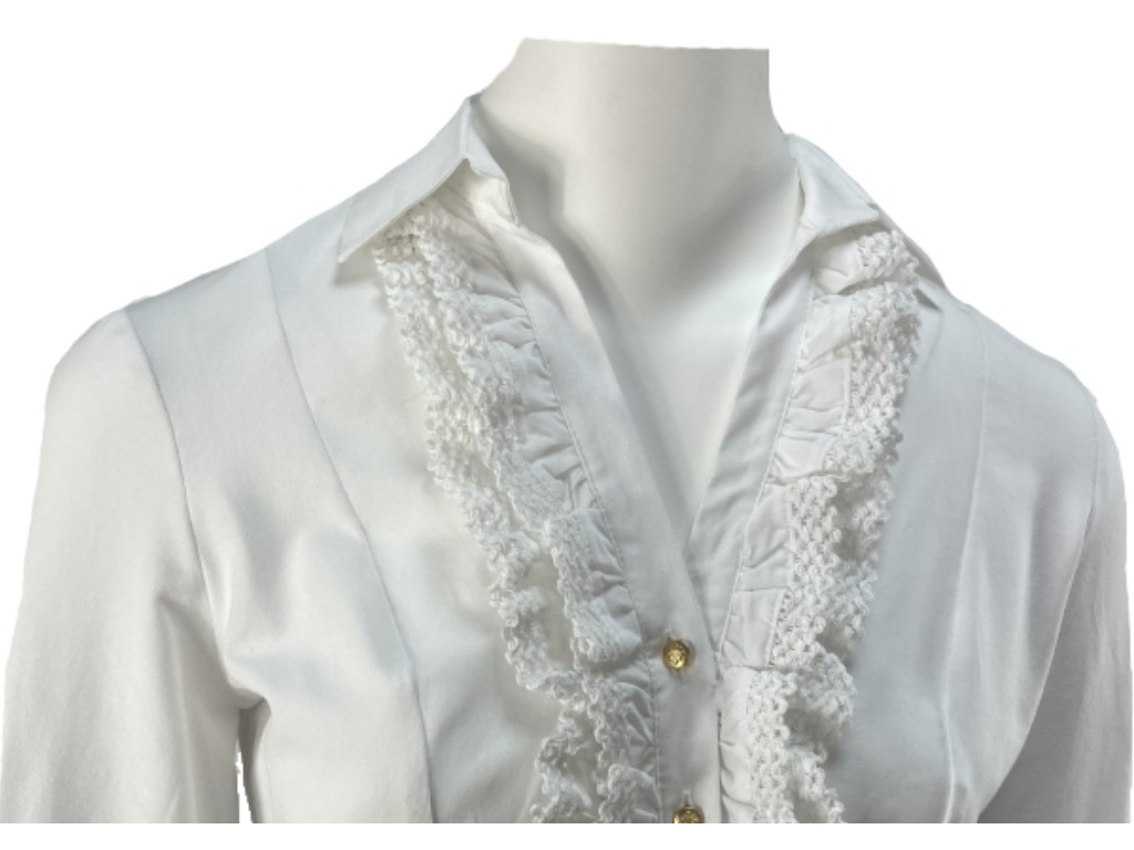 Camisa blanca con volantes
