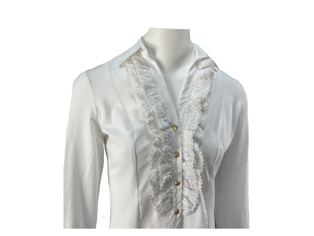 Camisa blanca con volantes