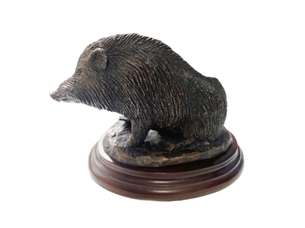 Bronce grande de cochino en baña del autor Lucio Relaño