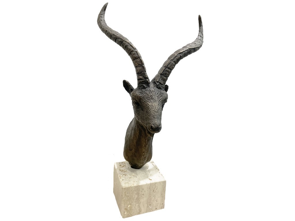 Bronce de cabeza de cabra montés de Lucio Relaño