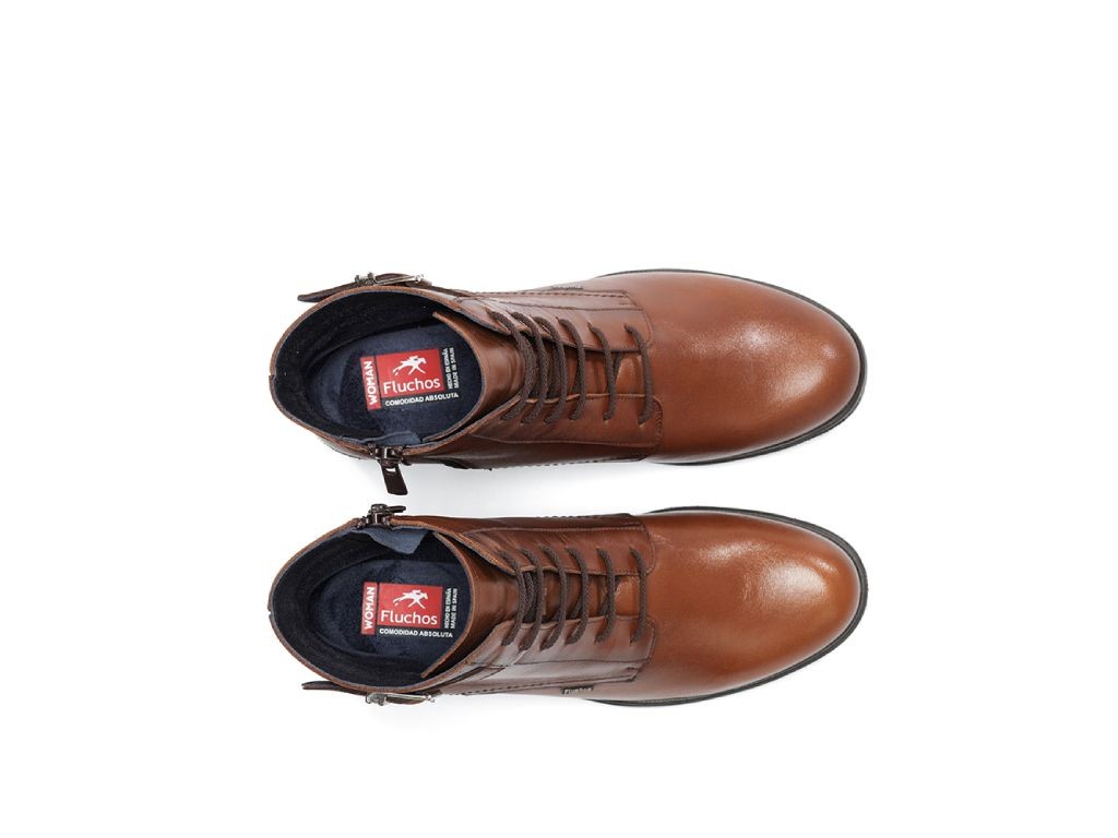 Botin cuero cordones