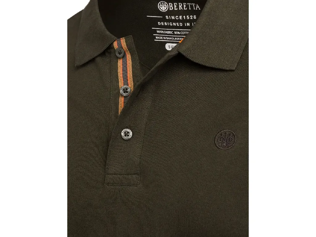Polo de manga corta de color verde caza