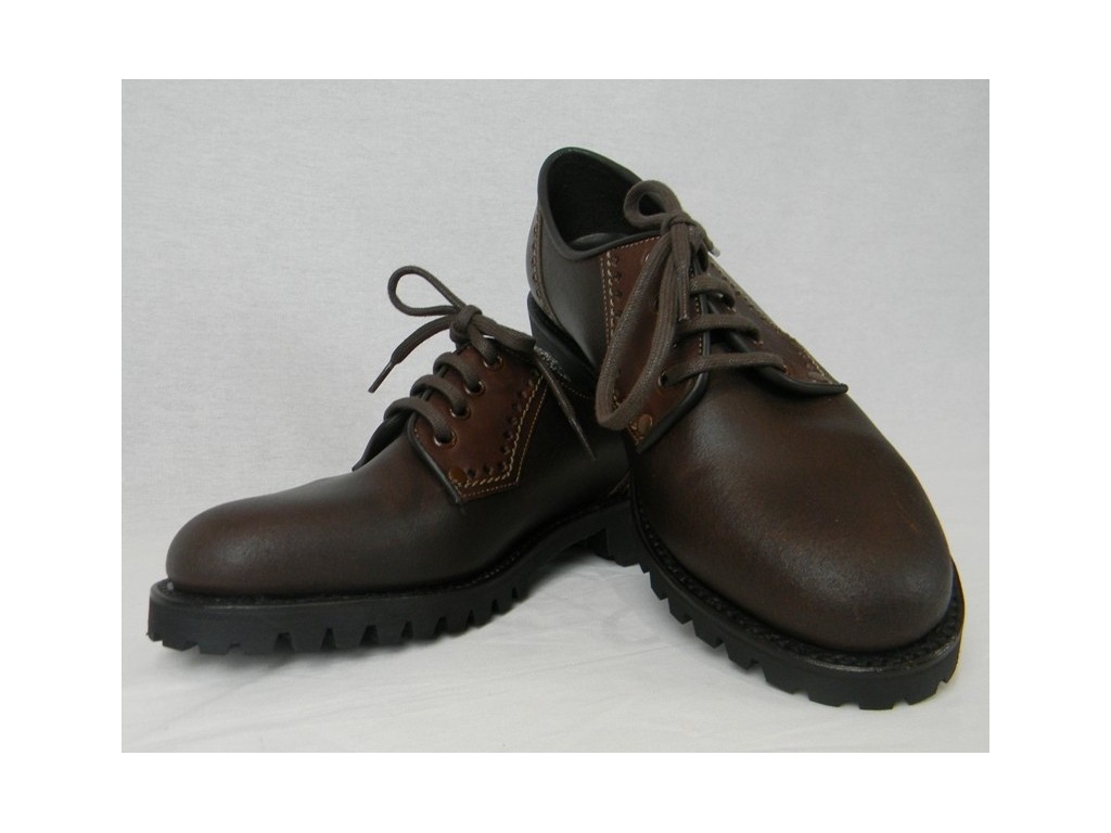 Zapato liso en Serbal de los Cazadores