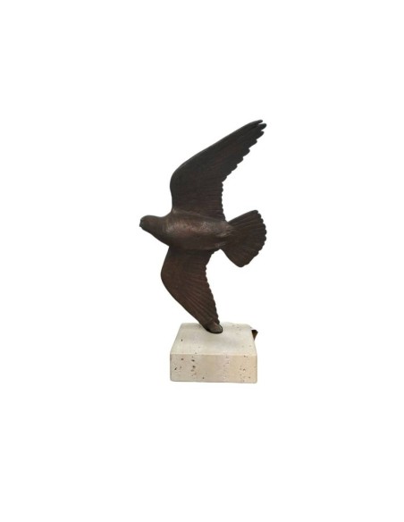 Bronce pequeño de halcón volando de Lucio Relaño