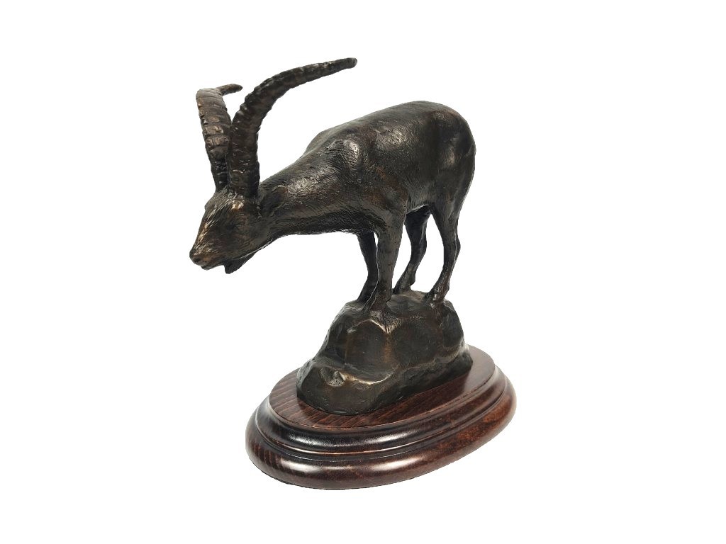 Bronce cabra montés sobre roca del autor Lucio Relaño