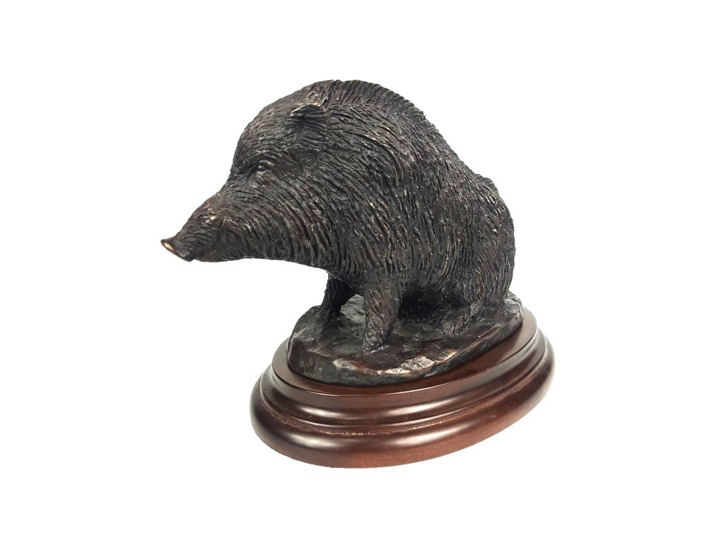 Bronce de jabalí bañándose del artista Lucio Relaño