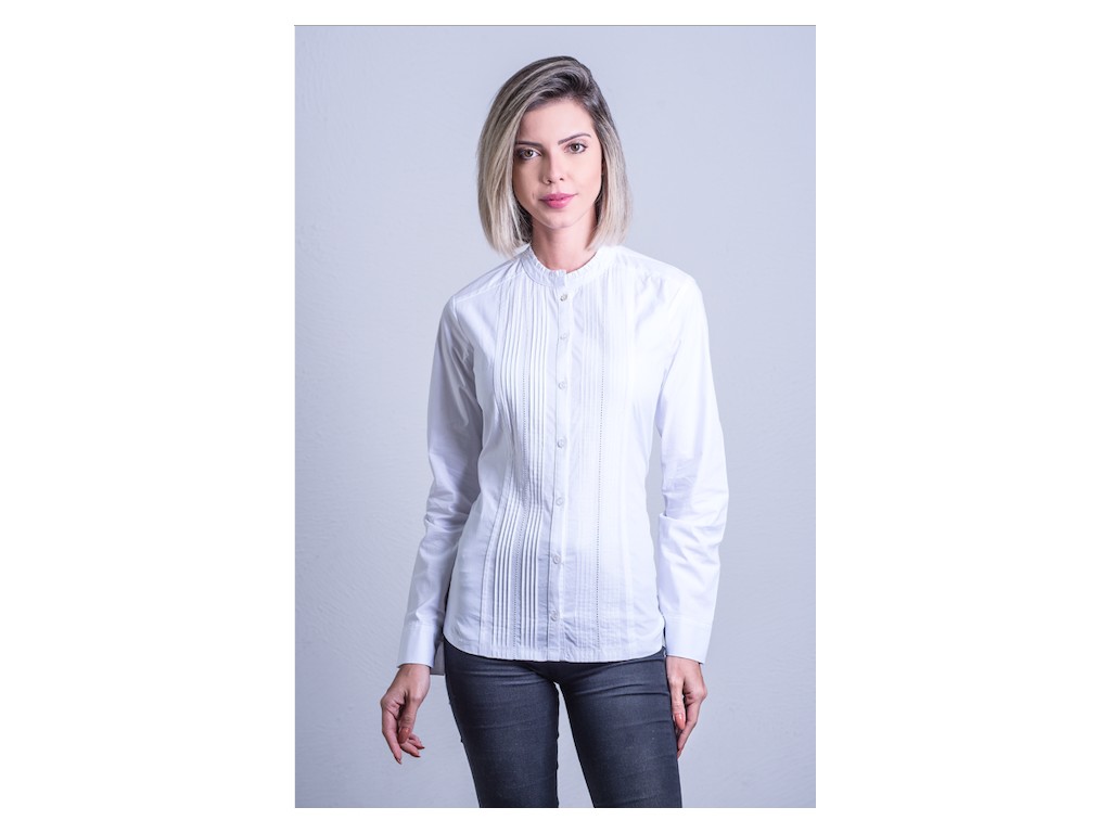 camisa blanca plisada