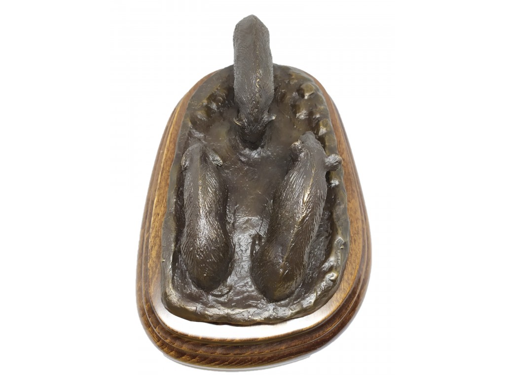 Bronce  jabalíes en baña del artista Lucio Relaño