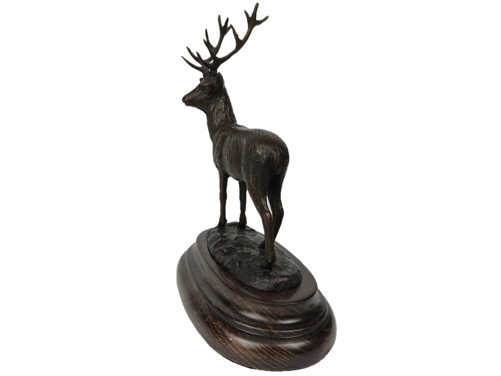 Bronce pequeño de venado oteando del autor Lucio Relaño