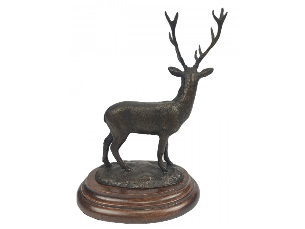 Bronce pequeño venado del autor Lucio Relaño.