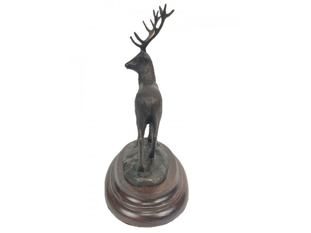 Bronce pequeño venado del autor Lucio Relaño.
