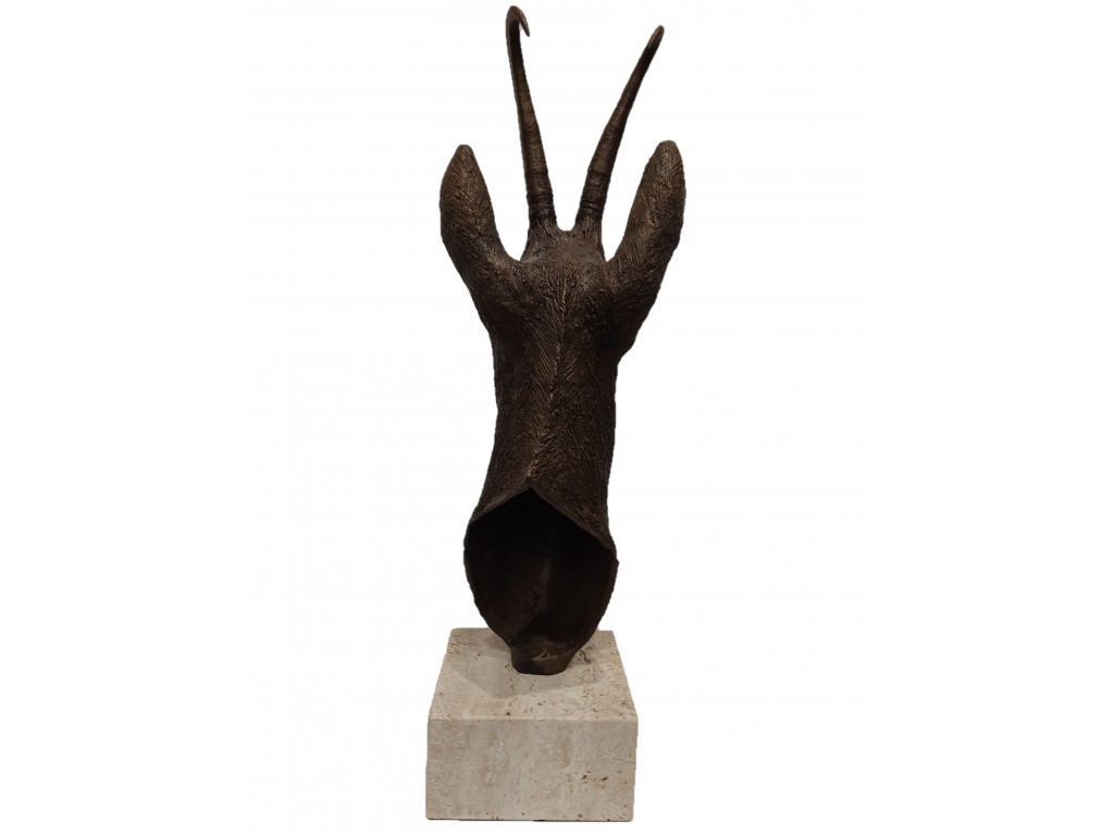 Bronce cabeza rebeco del artista Lucio Relaño.