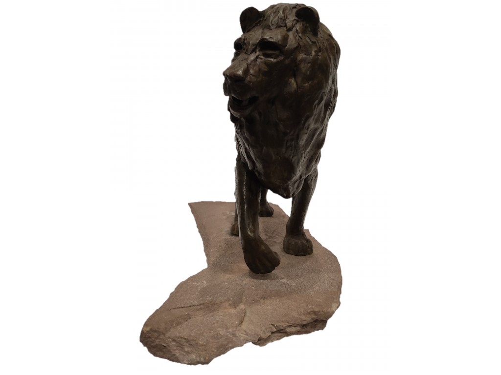Bronce grande león del autor Lucio Relaño