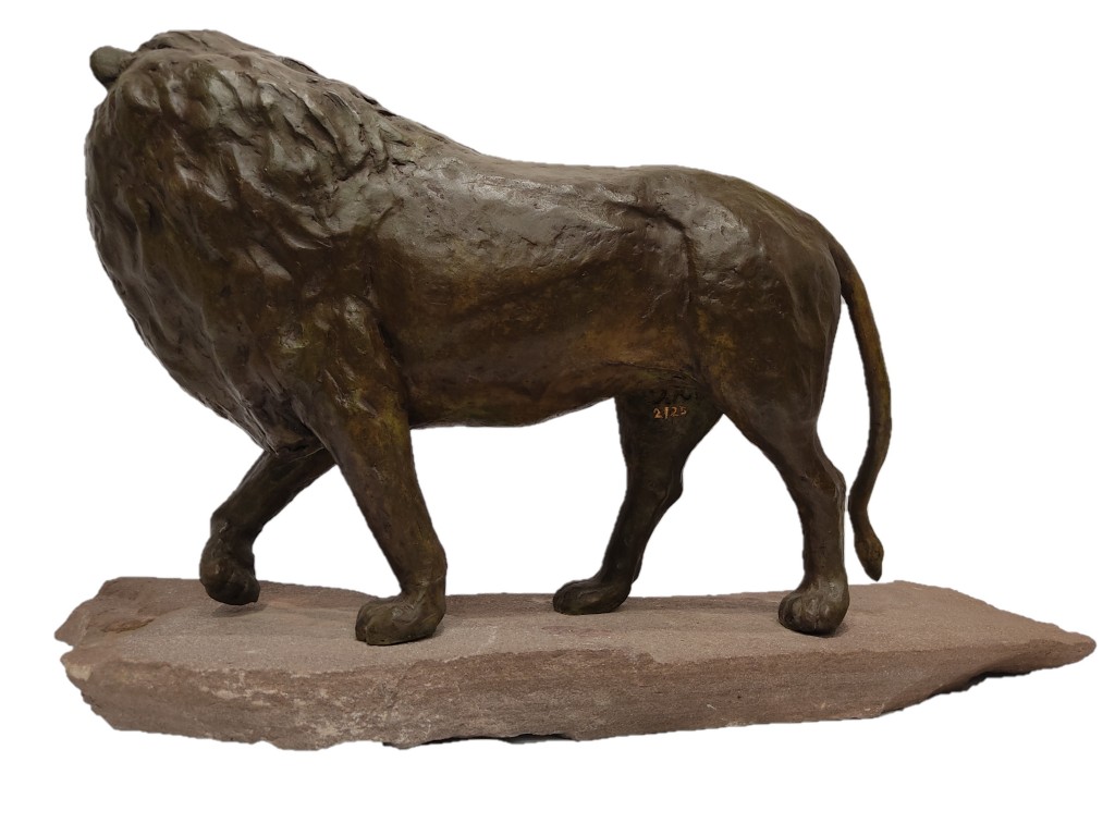 Bronce grande león del autor Lucio Relaño